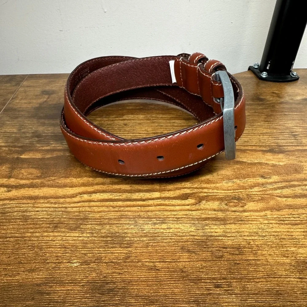 Eddie Bauer Mens Cognac Brown Leather Belt Size 46 Contrast Stitch 014-3517